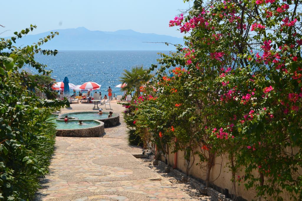 Vila 15 Bougainville Saranda Zewnętrze zdjęcie